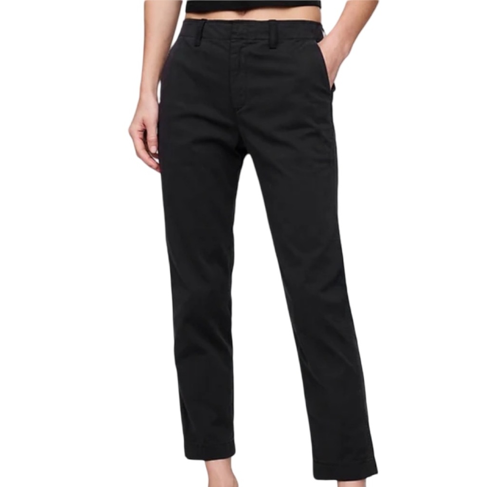 GAP Mid Rise Downtown Khakis in Black color Size 8